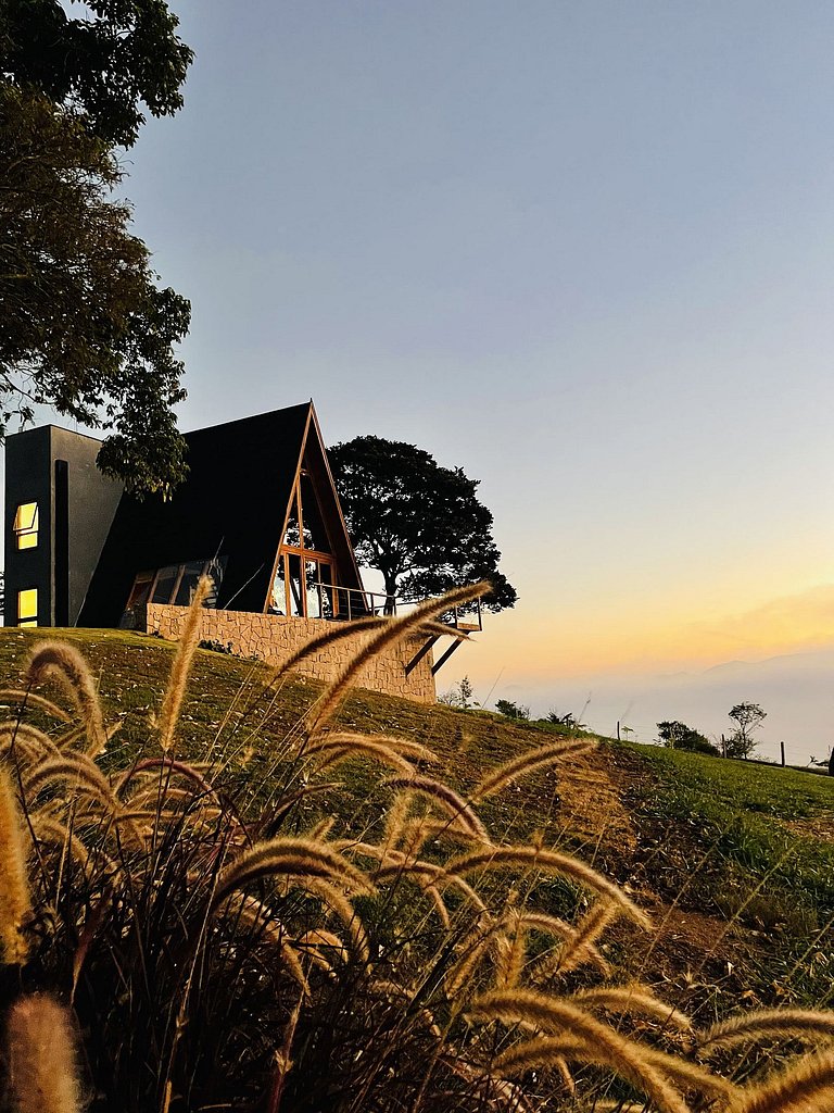 Refúgio do Baú - Cabana Arandu - Uma Cabana Acima das Nuvens