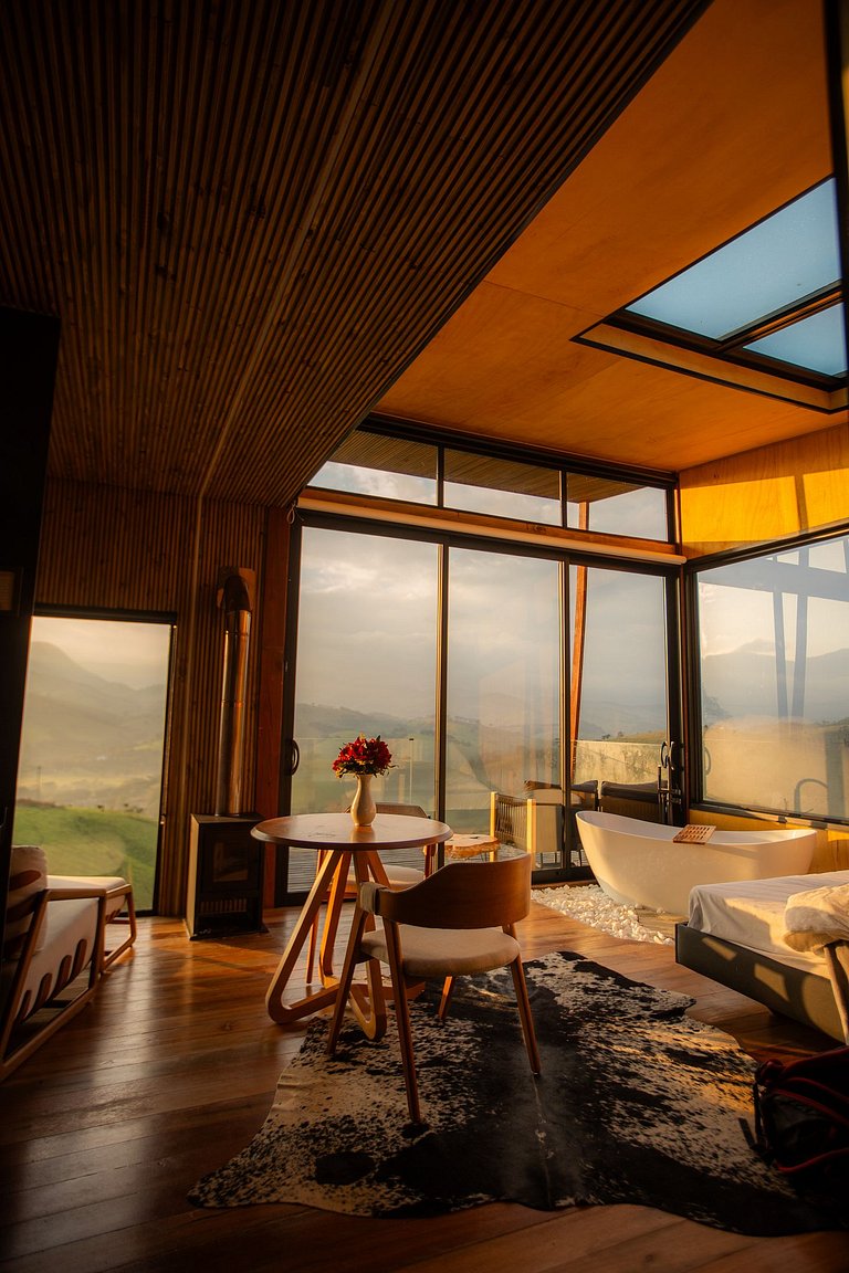 Refúgio do Baú Cabana Tekoá teto de vidro e cinema