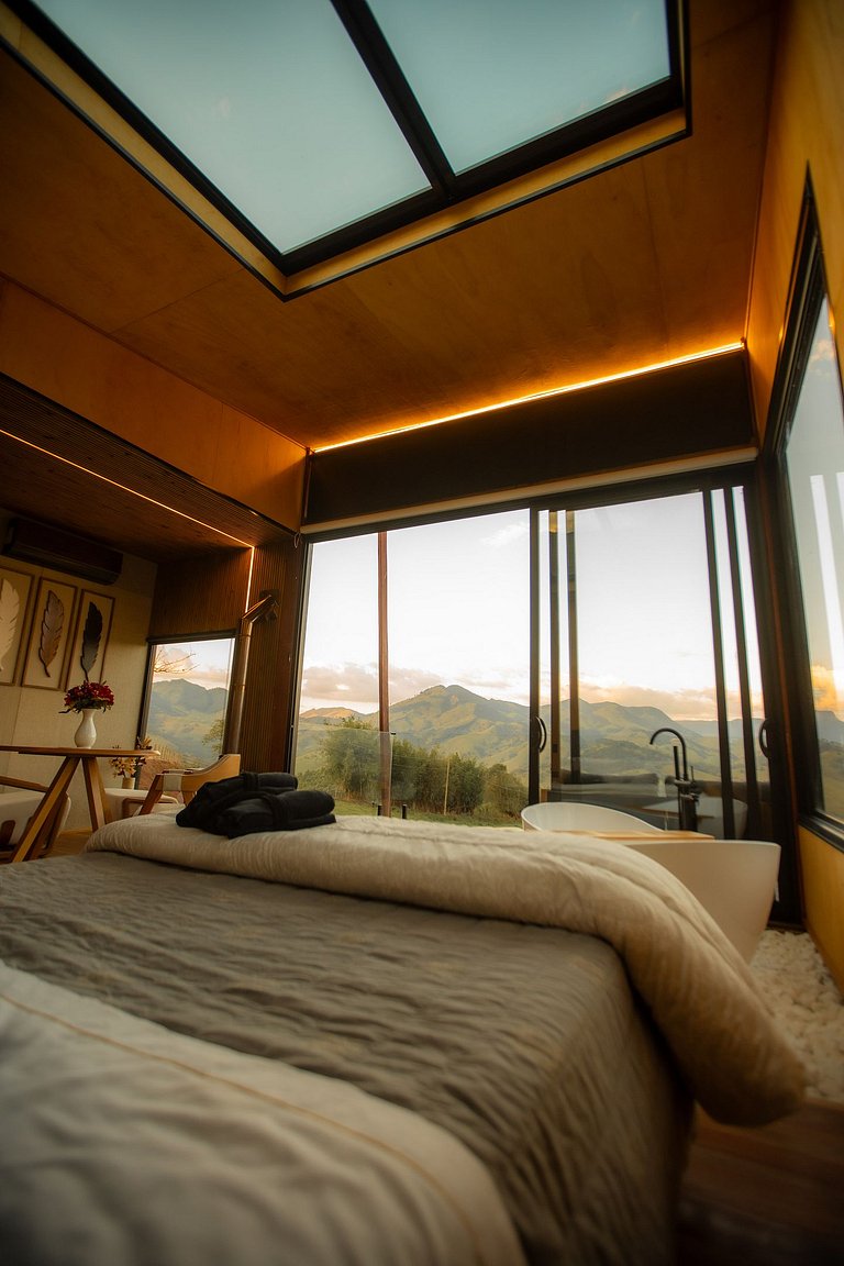 Refúgio do Baú Cabana Tekoá teto de vidro e cinema