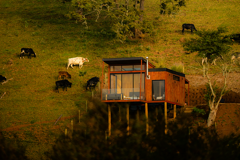 Refúgio do Baú Cabana Tekoá teto de vidro e cinema