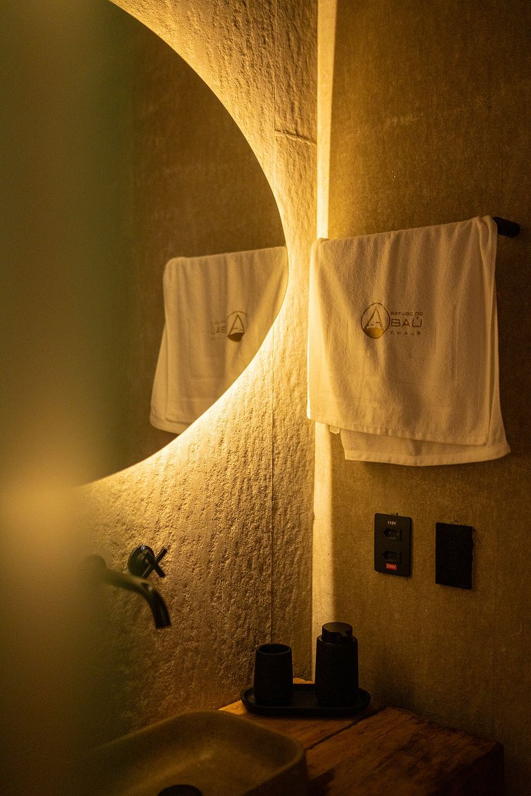 Refúgio do Baú Cabana Tekoá teto de vidro e cinema